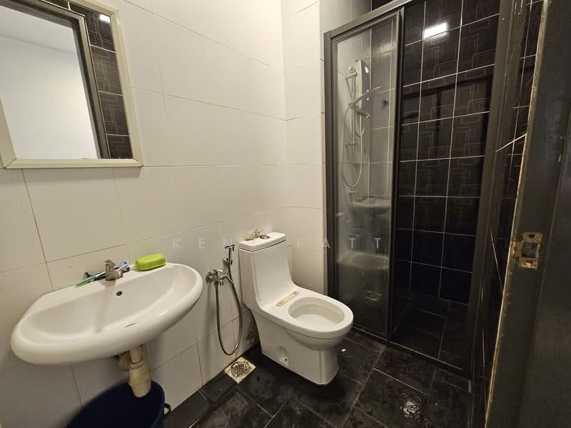 Rumah Berkembar untuk Dijual di Taman Saujana Suria (Kajang) - Kent Fatt - Bathroom - PropertyGuru.com.my