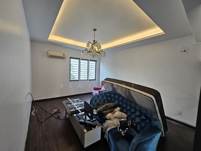Rumah Berkembar untuk Dijual di Taman Saujana Suria (Kajang) - Kent Fatt - Living Room - PropertyGuru.com.my