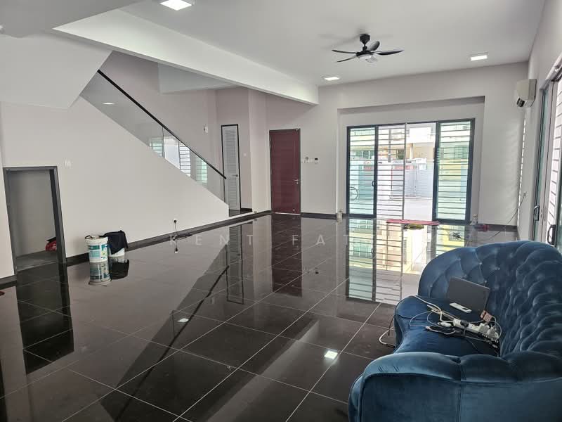Rumah Berkembar untuk Dijual di Taman Saujana Suria (Kajang) - Kent Fatt - Living Room - PropertyGuru.com.my