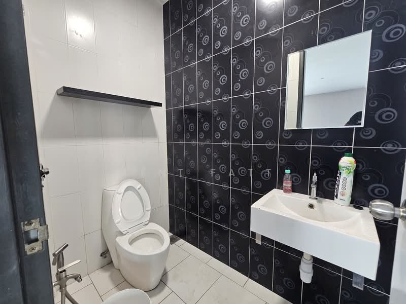 Rumah Berkembar untuk Dijual di Taman Saujana Suria (Kajang) - Kent Fatt - Bathroom - PropertyGuru.com.my