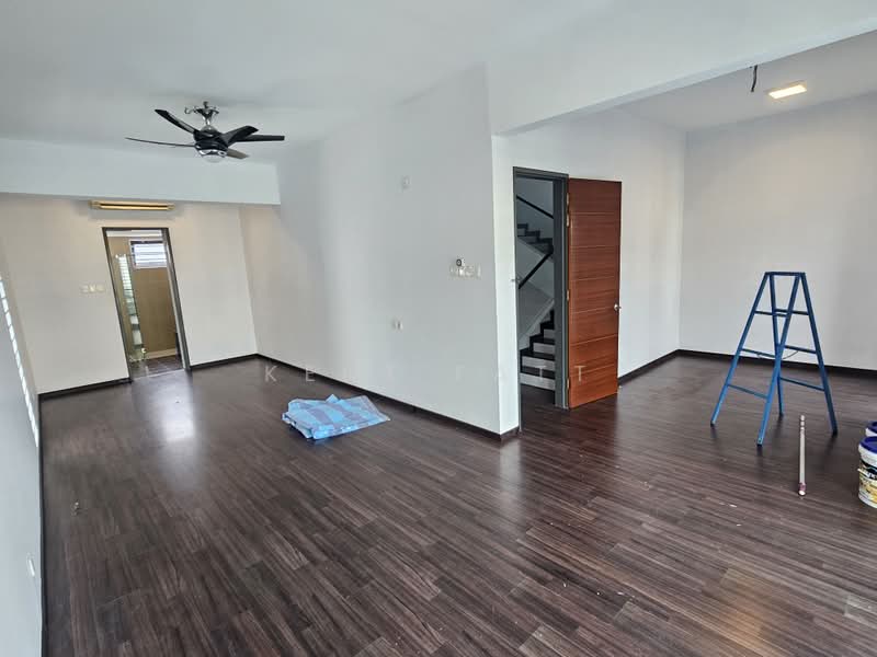 Rumah Berkembar untuk Dijual di Taman Saujana Suria (Kajang) - Kent Fatt - Living Room - PropertyGuru.com.my