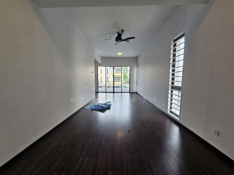 Rumah Berkembar untuk Dijual di Taman Saujana Suria (Kajang) - Kent Fatt - Living Room - PropertyGuru.com.my