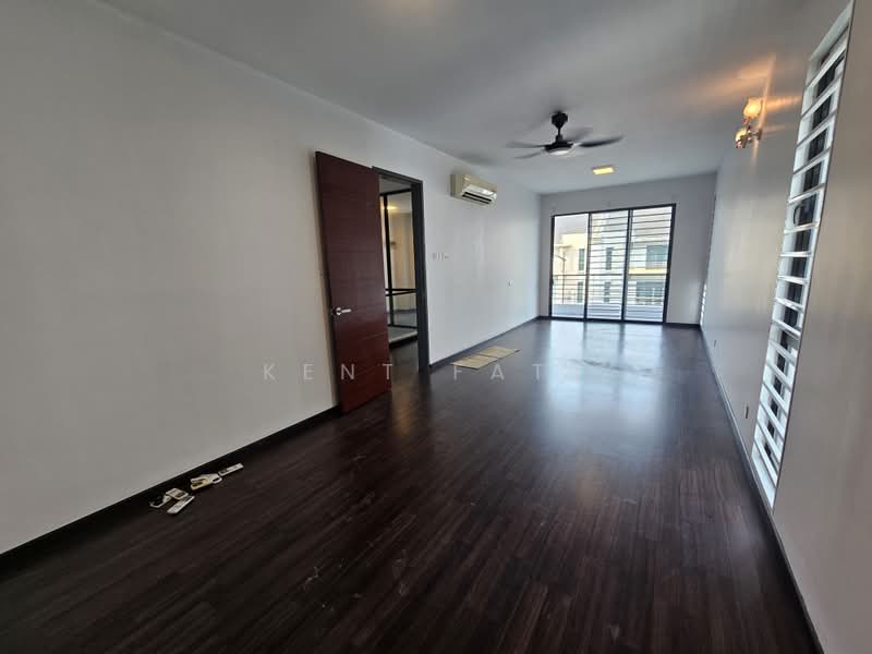 Rumah Berkembar untuk Dijual di Taman Saujana Suria (Kajang) - Kent Fatt - Living Room - PropertyGuru.com.my