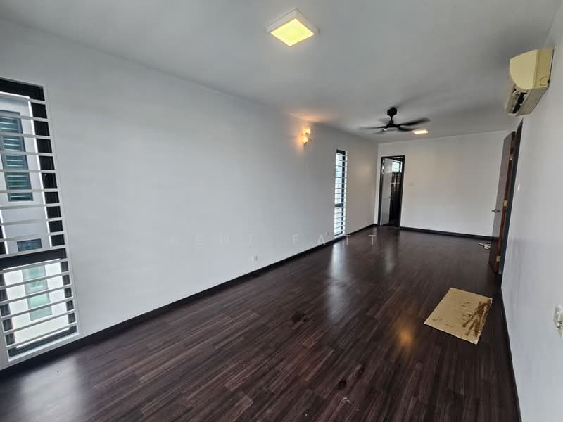 Rumah Berkembar untuk Dijual di Taman Saujana Suria (Kajang) - Kent Fatt - Living Room - PropertyGuru.com.my