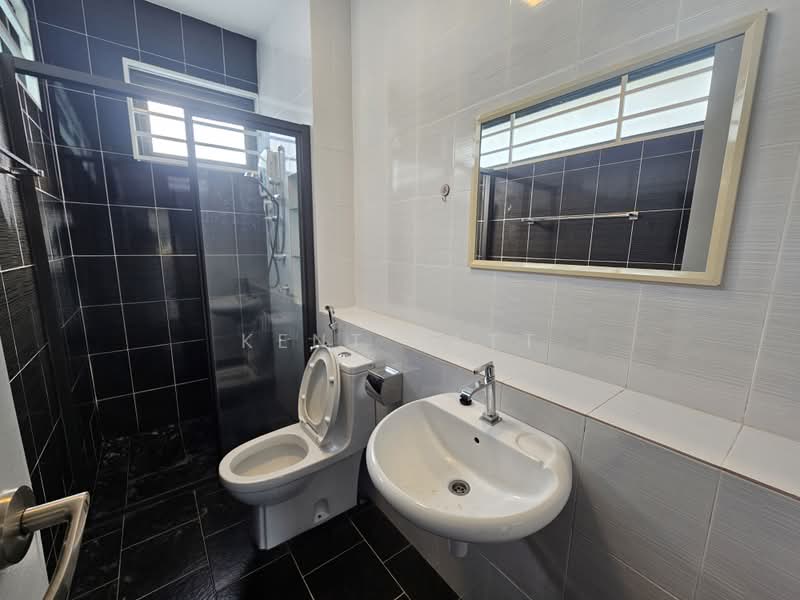 Rumah Berkembar untuk Dijual di Taman Saujana Suria (Kajang) - Kent Fatt - Bathroom - PropertyGuru.com.my