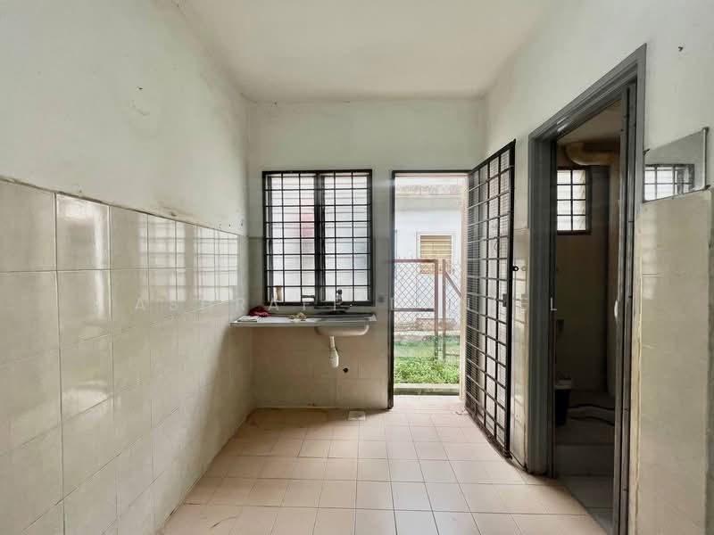 Rumah Teres 2 Tingkat untuk Dijual di Bandar Bukit Mahkota (Bangi) - Ashraff Daniel - Kitchen - PropertyGuru.com.my