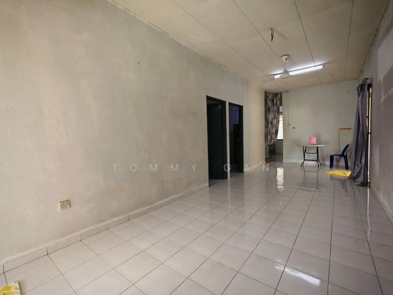 1-storey Terraced House for Sale in Bandar Tasek Mutiara (Simpang Ampat) - Tommy Gan - Living Room - PropertyGuru.com.my