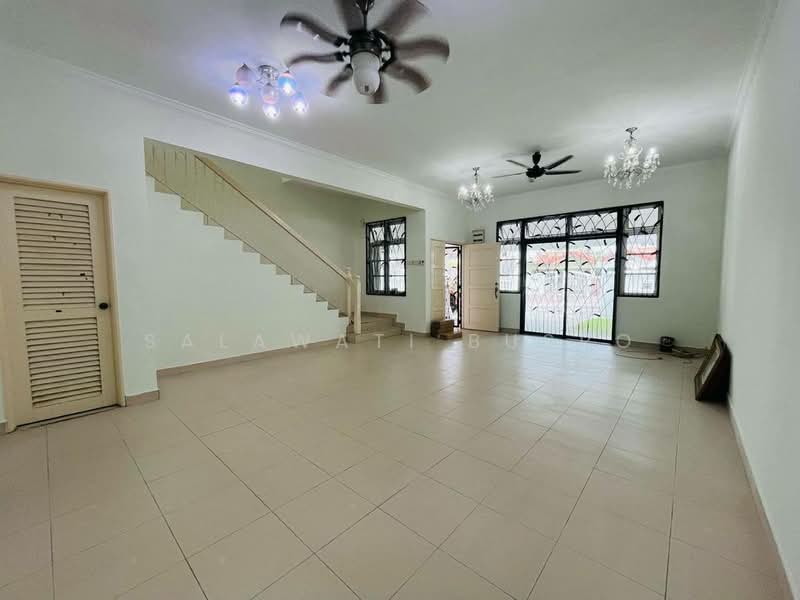 2-storey Terraced House for Rent in Seksyen 7 (Shah Alam) - Salawati Busro - Living Room - PropertyGuru.com.my