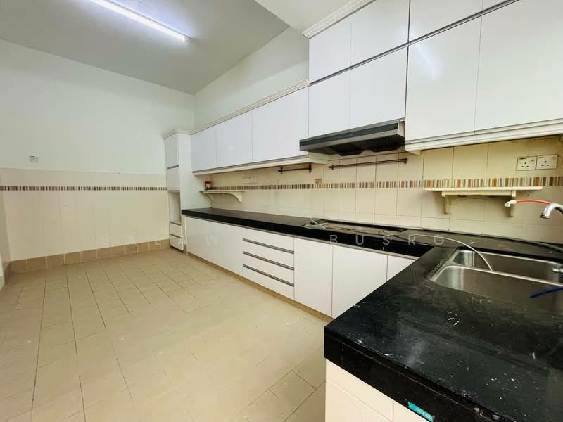 2-storey Terraced House for Rent in Seksyen 7 (Shah Alam) - Salawati Busro - Kitchen - PropertyGuru.com.my