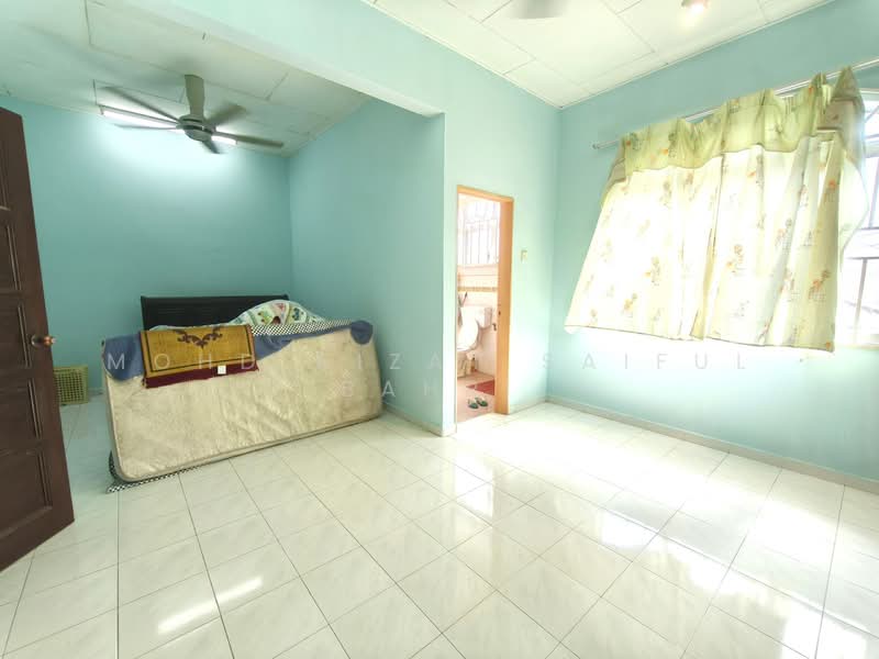 2-storey Terraced House for Sale in Taman Seremban Jaya (Rantau) - Mohd Aizat Saiful Bahri - Bedroom - PropertyGuru.com.my