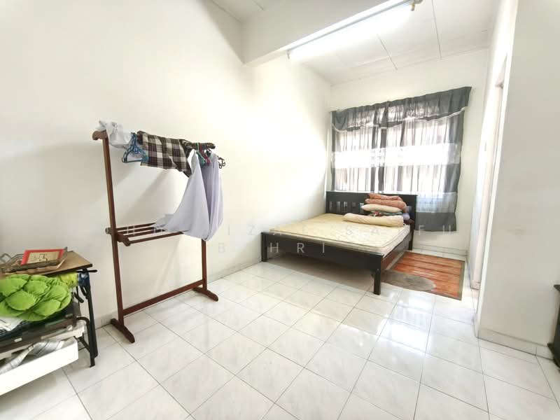 2-storey Terraced House for Sale in Taman Seremban Jaya (Rantau) - Mohd Aizat Saiful Bahri - Bedroom - PropertyGuru.com.my