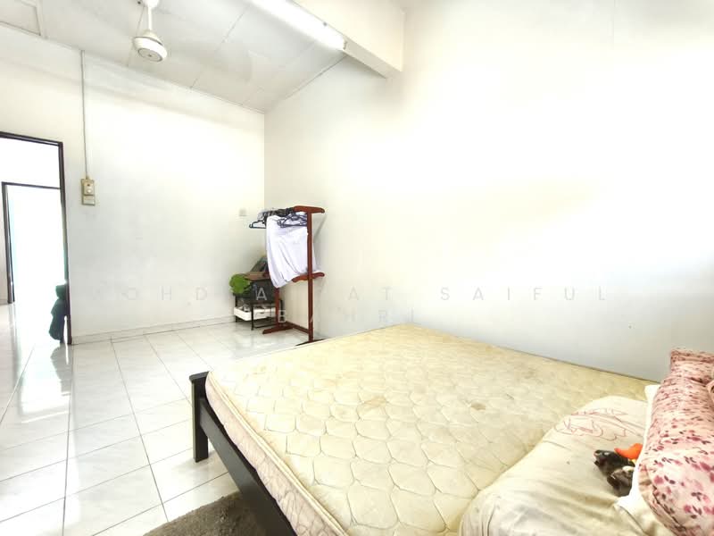 2-storey Terraced House for Sale in Taman Seremban Jaya (Rantau) - Mohd Aizat Saiful Bahri - Bedroom - PropertyGuru.com.my