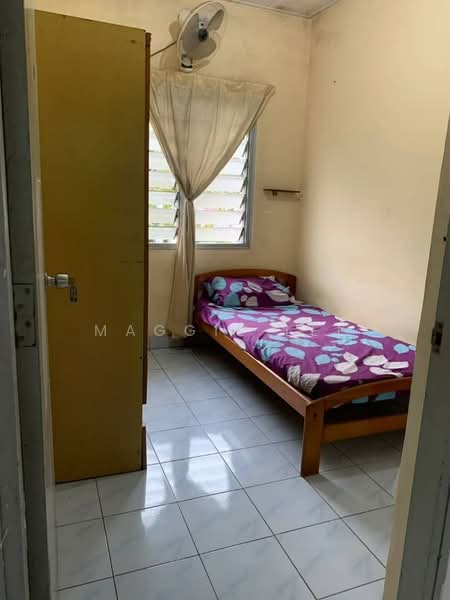 Rumah Flat untuk Dijual di Rumah Pangsa Permas Jaya - Maggie Lee - Bedroom - PropertyGuru.com.my