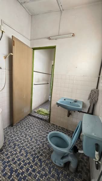 1-storey Terraced House for Sale in Ipoh Garden (Ipoh) - Jeff Tan - Bathroom - PropertyGuru.com.my