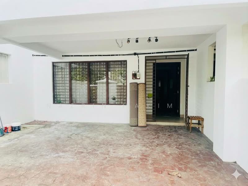 2-storey Terraced House for Sale in Bukit Rahman Putra (Sungai Buloh) - Nazrin Hakimin - Entrance - PropertyGuru.com.my