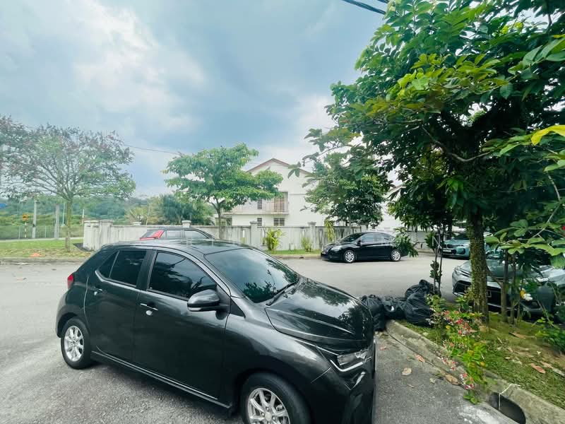 2-storey Terraced House for Sale in Bukit Rahman Putra (Sungai Buloh) - Nazrin Hakimin - Exterior - PropertyGuru.com.my