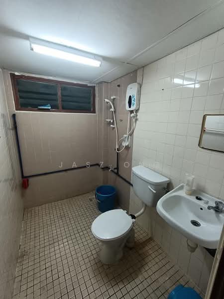 Apartment for Sale at Apartment Bukit Saujana - Jasz Ong - Bathroom - PropertyGuru.com.my