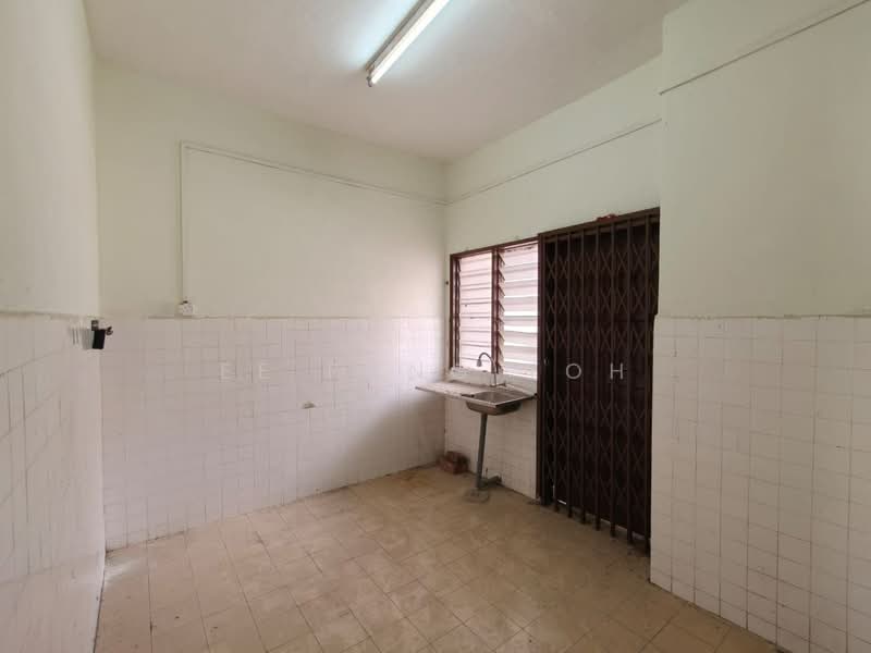 Rumah Teres 2 Tingkat untuk Dijual di Taman Skudai Baru (Skudai) - Ee Fong Toh - Kitchen - PropertyGuru.com.my