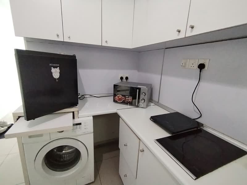 Servis Apartment untuk Disewa di Centrestage Designer Suite - Rex Lok - Kitchen - PropertyGuru.com.my