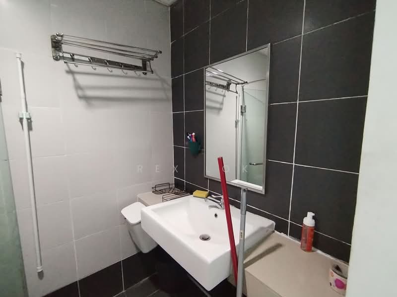 Servis Apartment untuk Disewa di Centrestage Designer Suite - Rex Lok - Bathroom - PropertyGuru.com.my