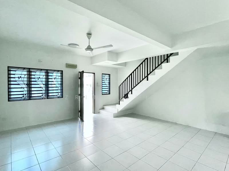 2-storey Terraced House for Sale in Bandar Seri Coalfields (Sungai Buloh) - Nazrin Hakimin - Living Room - PropertyGuru.com.my