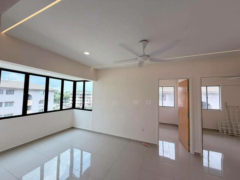 Rumah Flat untuk Dijual di Ketapang Flat - Joseph Wong - Living Room - PropertyGuru.com.my