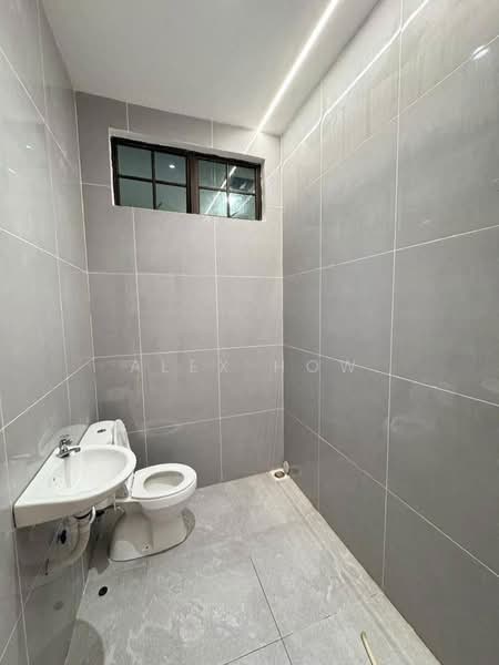 2-storey Terraced House for Sale in Ulu Tiram (Johor) - Alex How - Bathroom - PropertyGuru.com.my