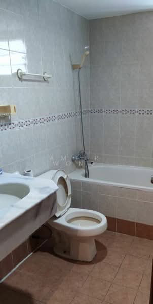 Condominium for Rent at Gurney Park Condominium - Amber Wong - Bathroom - PropertyGuru.com.my