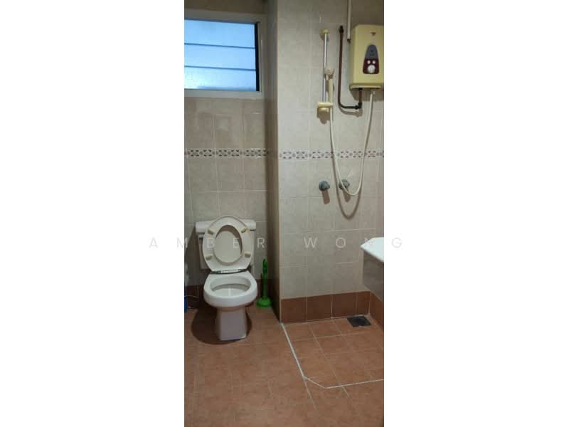 Condominium for Rent at Gurney Park Condominium - Amber Wong - Bathroom - PropertyGuru.com.my