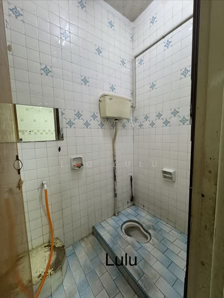 Rumah Teres 2 Tingkat untuk Dijual di Taman Chi Liung (Klang) - Leo Lulu - Bathroom - PropertyGuru.com.my