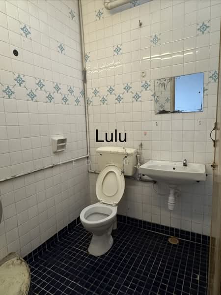 Rumah Teres 2 Tingkat untuk Dijual di Taman Chi Liung (Klang) - Leo Lulu - Bathroom - PropertyGuru.com.my