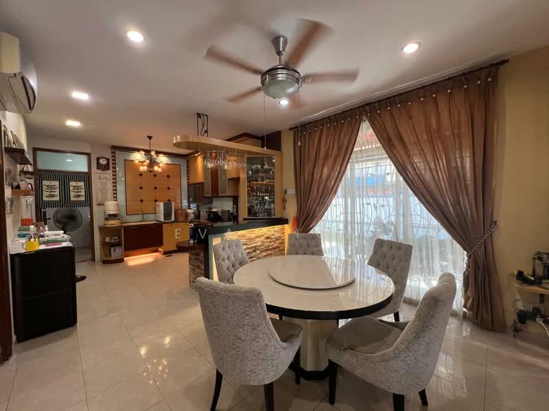 Rumah Berkembar untuk Dijual di Taman Impian Emas (Skudai) - Eva Siow - Dining Room - PropertyGuru.com.my