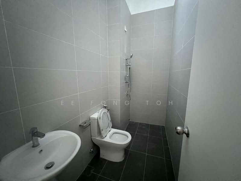 2-storey Terraced House for Sale in Taman Bukit Kaze (Ulu Tiram) - Ee Fong Toh - PropertyGuru.com.my