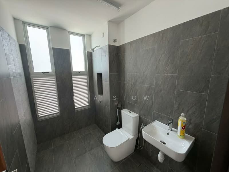 2-storey Terraced House for Sale in Taman Impian Emas (Skudai) - Eva Siow - Bathroom - PropertyGuru.com.my