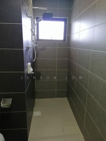 Kondominium untuk Dijual di The Henge - Jenson Low - Bathroom - PropertyGuru.com.my
