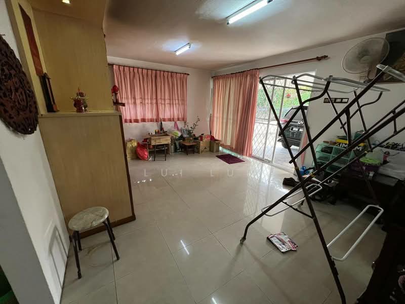 Rumah Teres 1 Tingkat untuk Dijual di Taman Munsyi Ibrahim (Johor Bahru) - Lui Lui - Living Room - PropertyGuru.com.my
