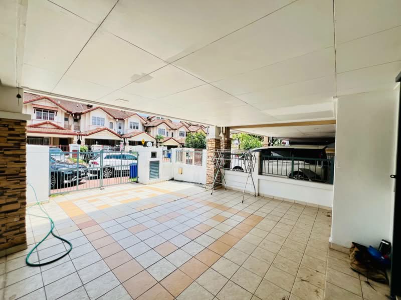 2-storey Terraced House for Sale in Taman Bukit Subang (Shah Alam) - Mohd Aizat Saiful Bahri - Exterior - PropertyGuru.com.my