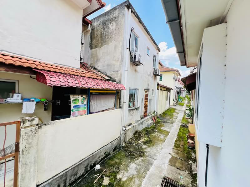 2-storey Terraced House for Sale in Taman Bukit Subang (Shah Alam) - Mohd Aizat Saiful Bahri - Exterior - PropertyGuru.com.my