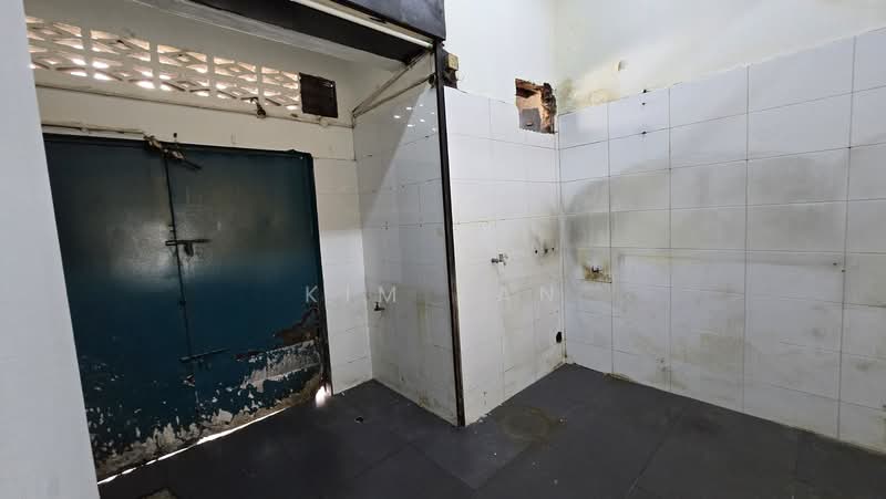Kedai / Pejabat untuk Disewa di Usj 9 (Subang Jaya) - Kim Tan - Bathroom - PropertyGuru.com.my