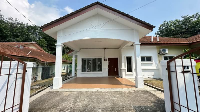 Rumah Berkembar untuk Dijual di Sepang (Selangor) - Mohd Aizat Saiful Bahri - Exterior - PropertyGuru.com.my
