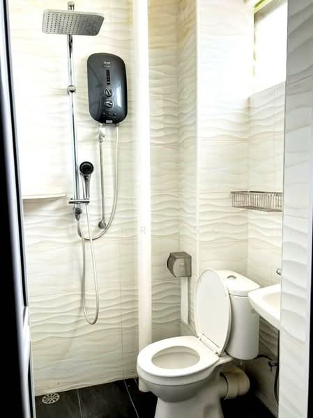 Apartment for Sale at Taman Seri Sari (Sunshine Garden) - Jerry So - Bathroom - PropertyGuru.com.my