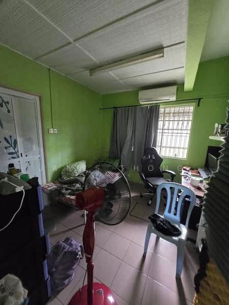 2-storey Terraced House for Sale in Taman Overseas Union (Taman Oug) (Jalan Klang Lama (Old Klang Road)) - James Thong - Bedroom - PropertyGuru.com.my