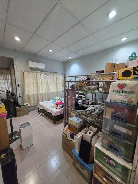 2-storey Terraced House for Sale in Taman Overseas Union (Taman Oug) (Jalan Klang Lama (Old Klang Road)) - James Thong - Bedroom - PropertyGuru.com.my
