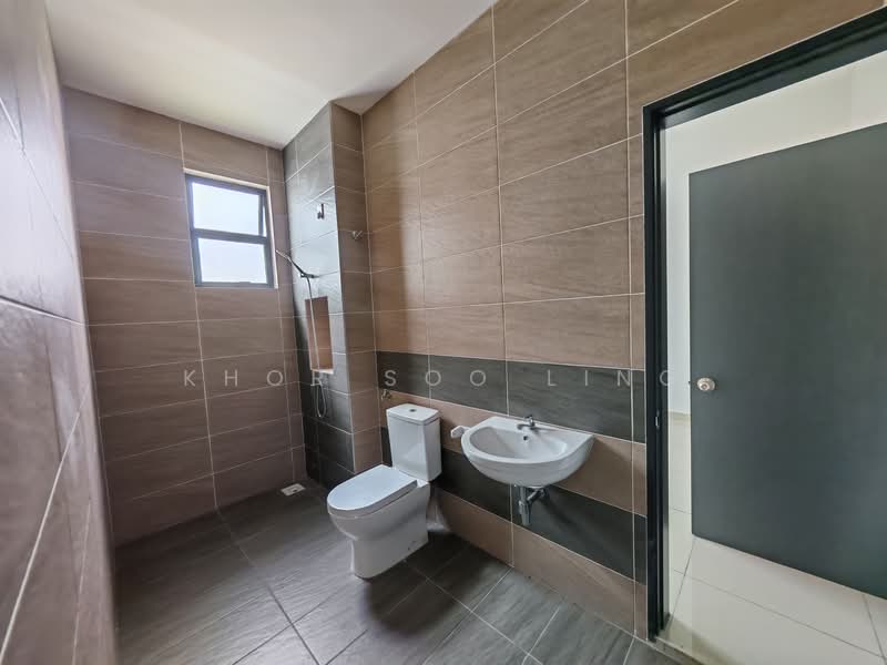 Rumah Kluster untuk Disewa di Taman Lagenda Putra (Kulai) - Khor Soo Ling - Bathroom - PropertyGuru.com.my