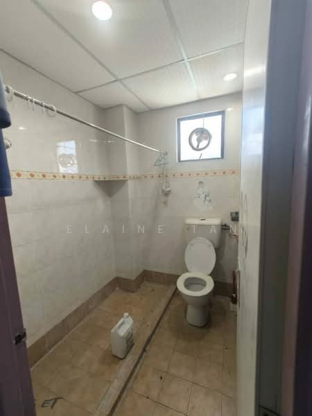 Pangsapuri untuk Dijual di Prima Bayu Apartment - Elaine Tan - Bathroom - PropertyGuru.com.my