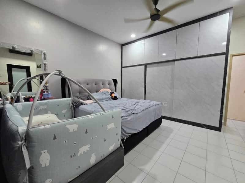 Rumah Teres 2 Tingkat untuk Dijual di Bandar Putra (Kulai) - May Chong - Bedroom - PropertyGuru.com.my