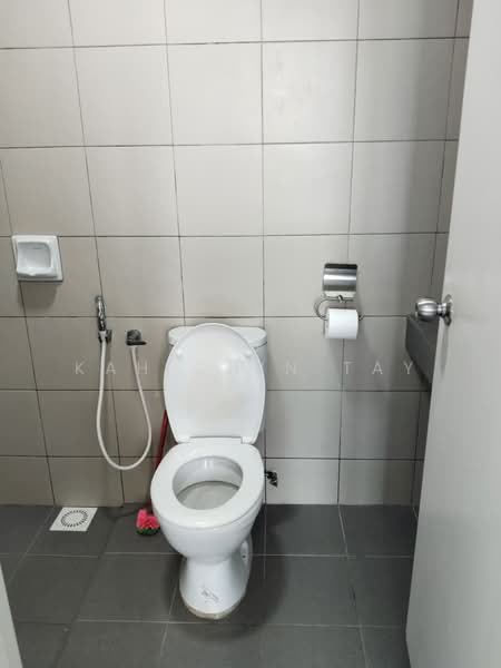 Apartment for Sale at Pangsapuri Peringgit Permai - Kah Chin Tay - Bathroom - PropertyGuru.com.my