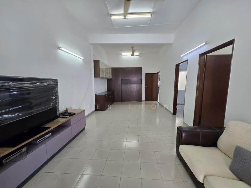 1-storey Terraced House for Sale in Taman Shanghai (Jalan Klang Lama (Old Klang Road)) - James Thong - Living Room - PropertyGuru.com.my