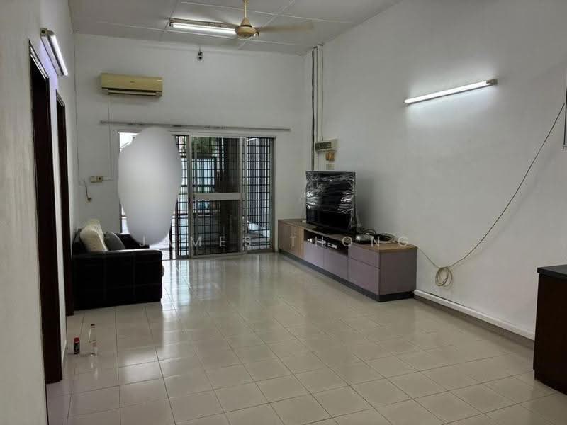 1-storey Terraced House for Sale in Taman Shanghai (Jalan Klang Lama (Old Klang Road)) - James Thong - Living Room - PropertyGuru.com.my