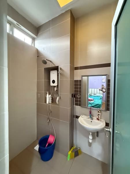 Townhouse for Rent in Taman Sutera Utama (Skudai) - Tom Loh - Bathroom - PropertyGuru.com.my